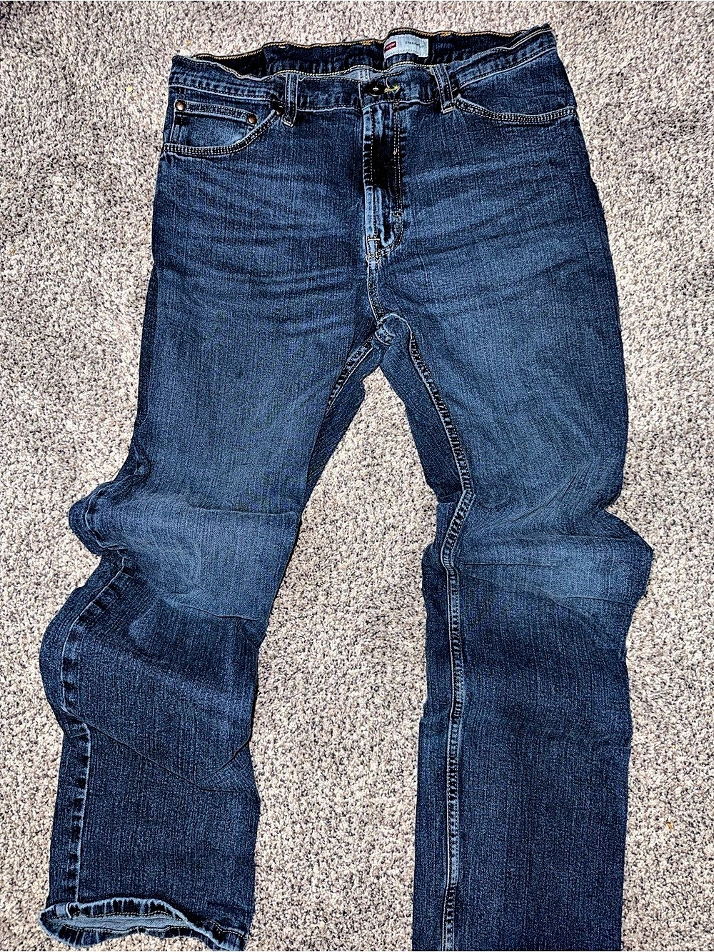 Wrangler Straight Fit Medium Wash Stretch Jeans Size 34 x 34